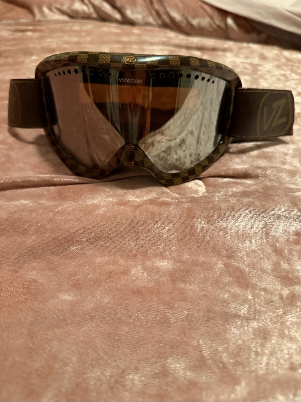 VonZipper Vintage checker-pattern model